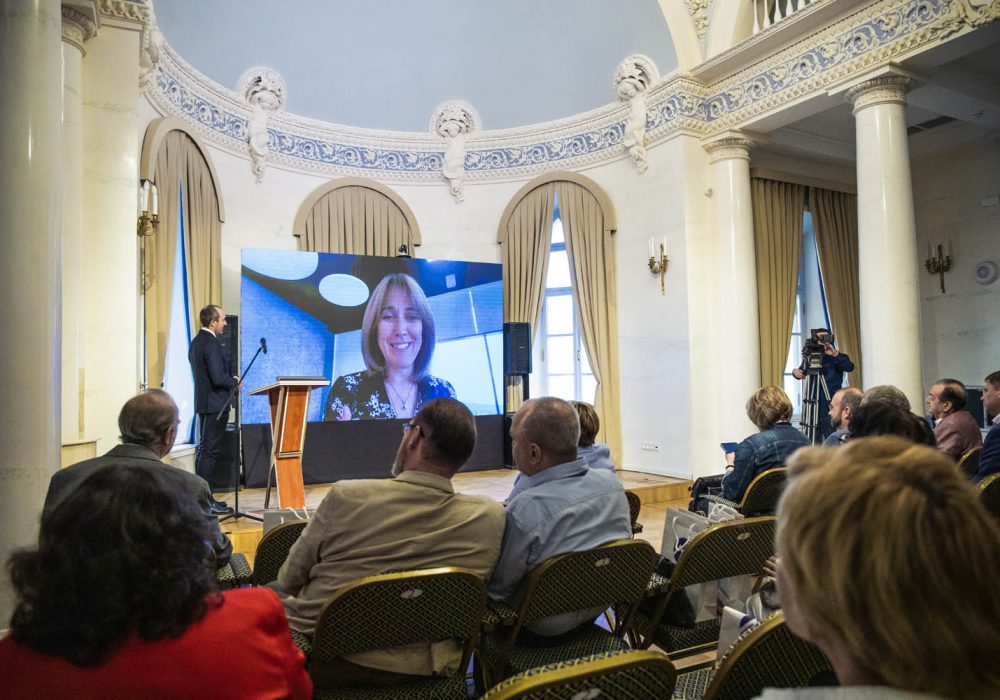 Академический лекторий (женский салон)